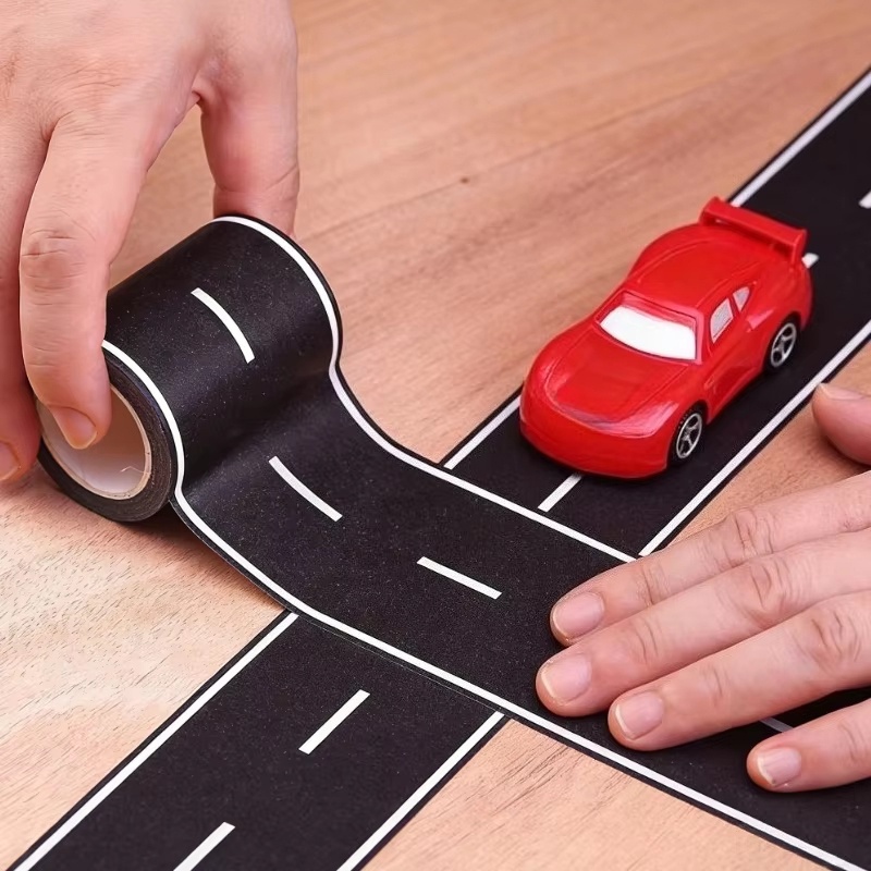 Desk Setup Black - 1～2ロールの再利用可能な道路標識ステッカー、黒い高速道路テープ、おもちゃの車用道路テープ、子供の誕生日レーシングパーティーテーブルフロアデコレーションセット