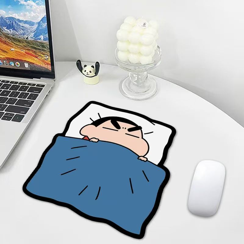大人気のかわいいクレヨンしんちゃんマウスパッド、ゴム製滑り止 - Rubber Mat Desk のレビューと価格