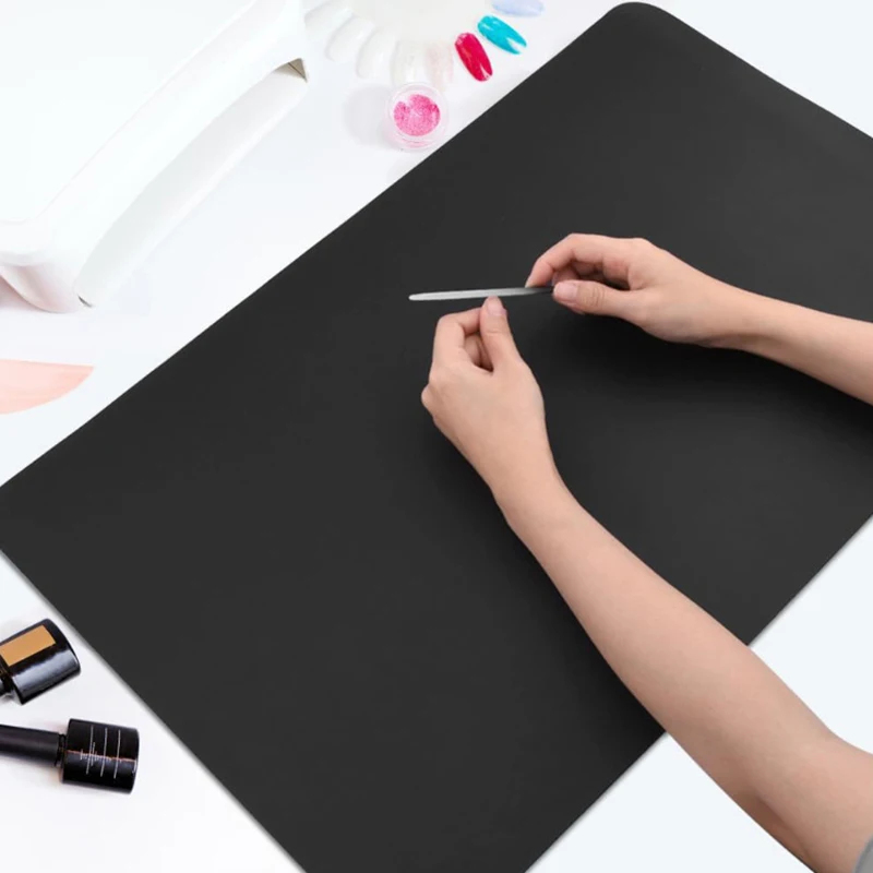 柔らかく折りたたみ可能なテーブルマット – 防水、傷つきにく - Desk Setup Clean のレビューと価格